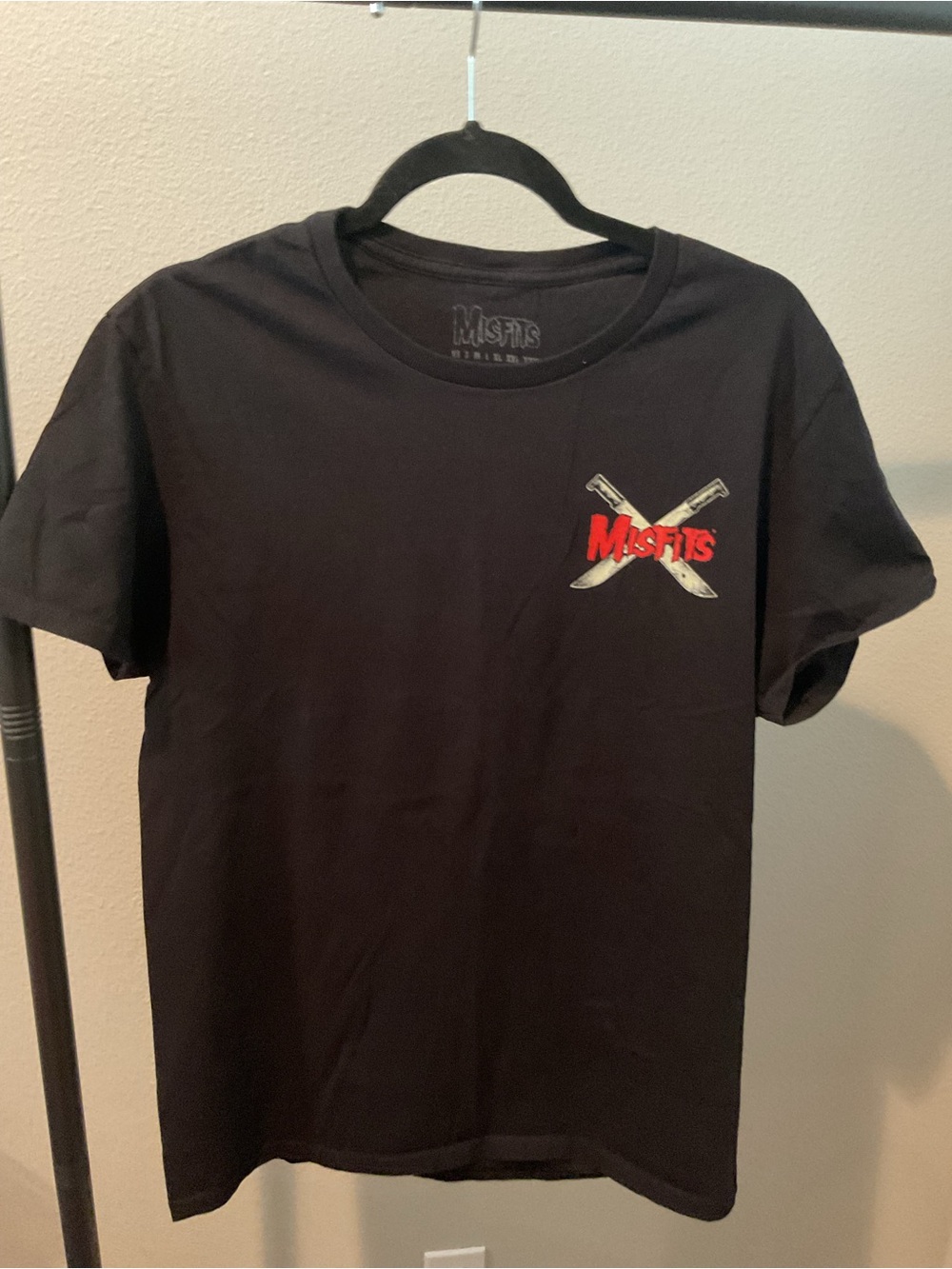Black Short-Sleeve Graphic Tee with Crossed Knives